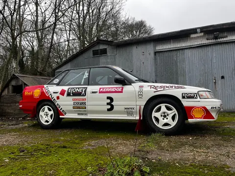 Subaru Legacy RS photo 2